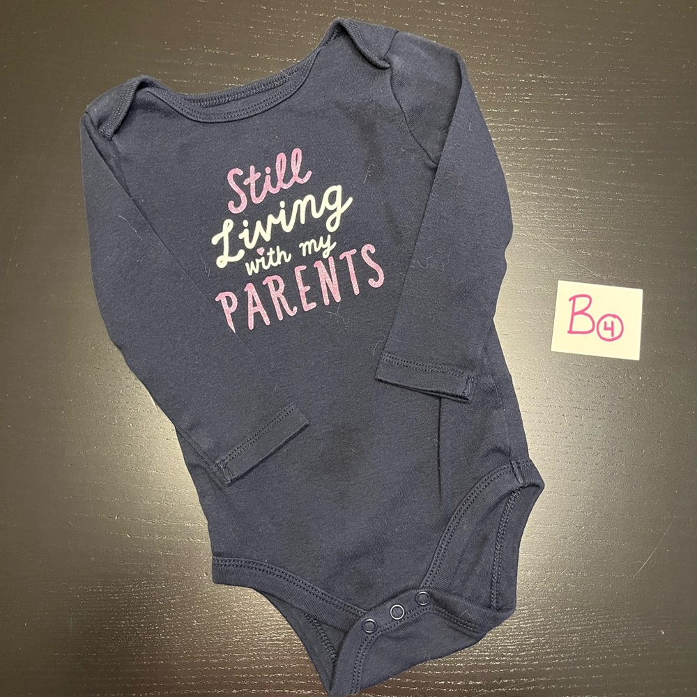 ⭐️2/$5.00⭐️ Joe Fresh 6-12m Fun Onesie